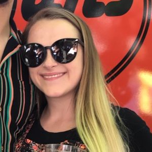 Meet your Posher, Erin